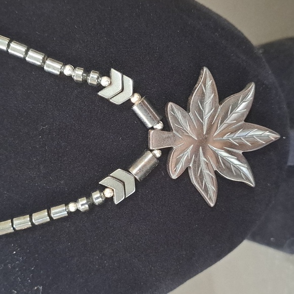 Hematite Weed Pot Leaf Necklace with Barrel Closure - Picture 1 of 9